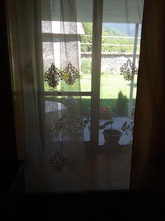 Guest House Anisa Birkiani Exterior foto