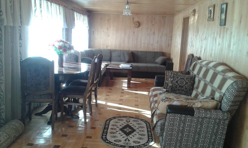 Guest House Anisa Birkiani Exterior foto